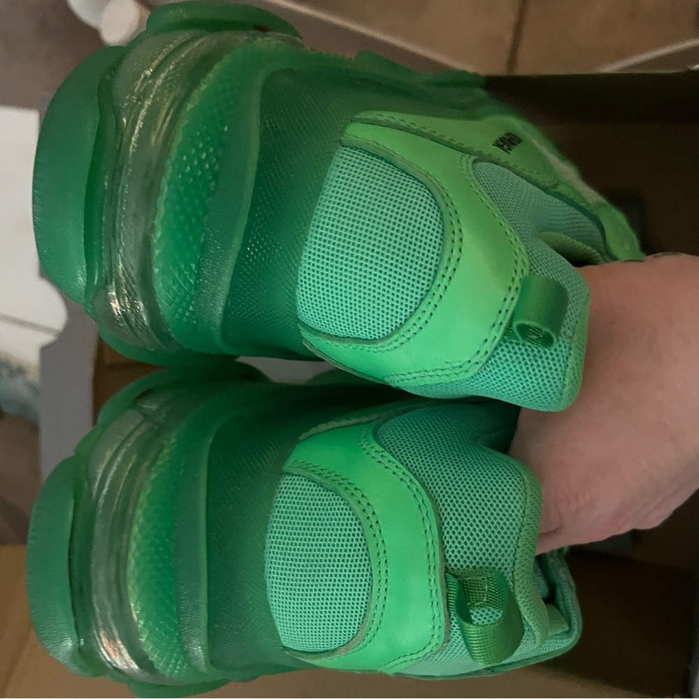 Balenciaga Vibrant “Clear Sole Green” Men’s Sneakers - Picture 3 of 5